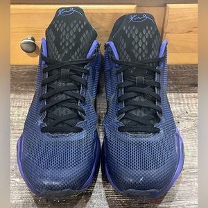 Kobe 10 “Blackout”